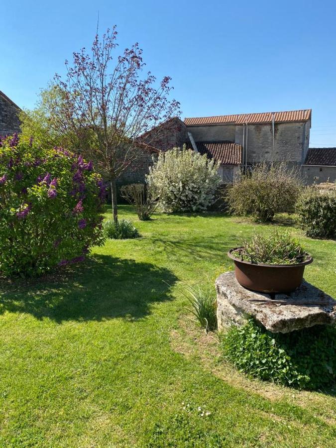 NO5 Chambre D'hotes Courcome Exterior foto